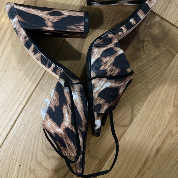 Leopard Print Block Heels - Picture 2 of 5